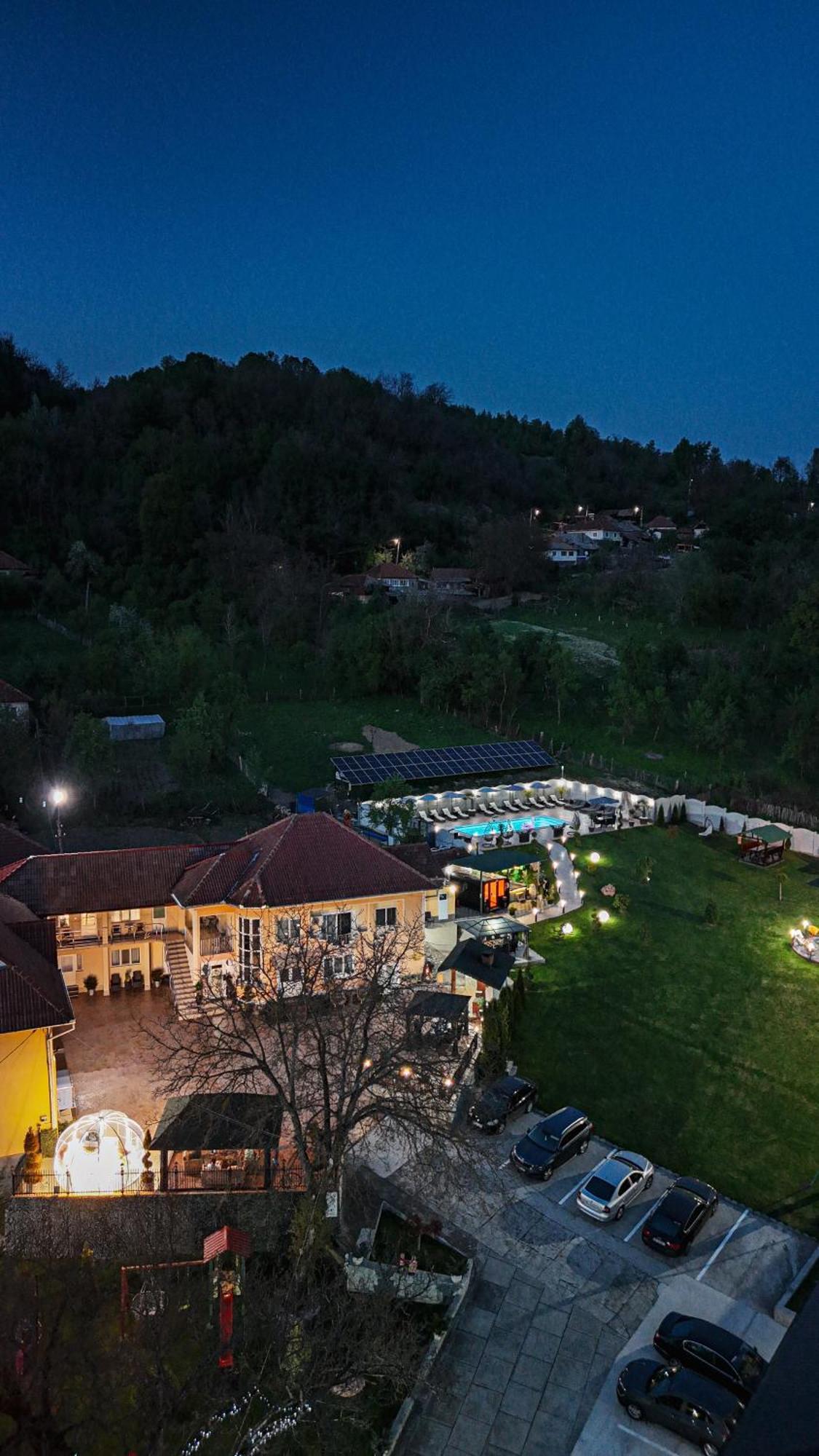 Valea Magurii Novaci-Străini